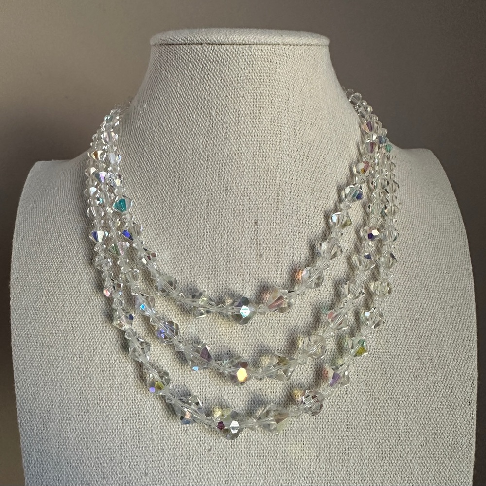 VINTAGE 3 STRAND AURORA BOREALIS AB FACETED CRYSTAL GLASS BEAD COLLAR NECKLACE